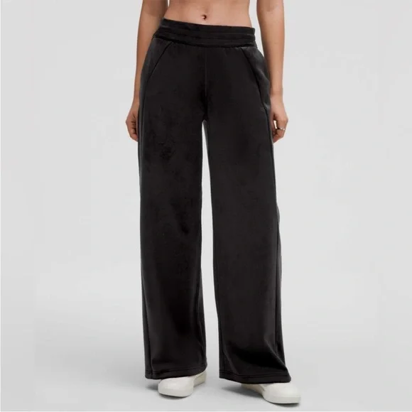Lululemon Scuba Mid Rise Wide Leg Pant | Size: M | Black - Picture 4 of 6